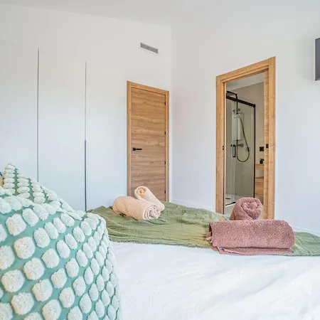 Contemporanea Con Piscina En - Hisp-288-65 Empuriabrava
