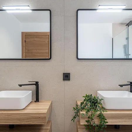 Contemporanea Con Piscina En - Hisp-288-65 Hébergement de vacances *