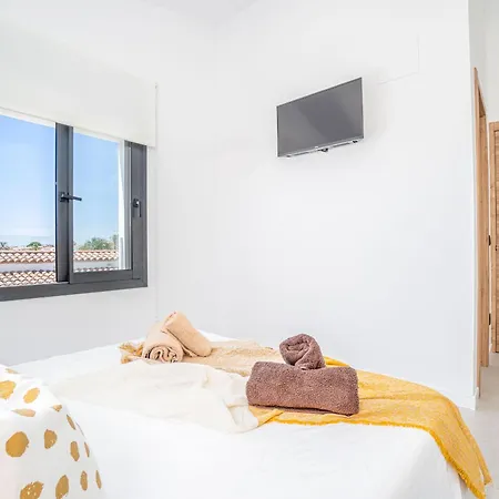Contemporanea Con Piscina En - Hisp-288-65 Hébergement de vacances *