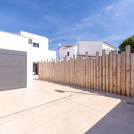 Contemporanea Con Piscina En - Hisp-288-65 * Empuriabrava